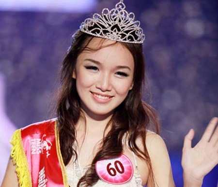 Hãy bình chọn cho các hoa khôi kinh tế 2012